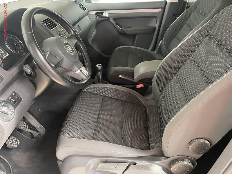Volkswagen Touran (2011) 1.4 TSi, Comfortline, navi - fotka 9 z 15