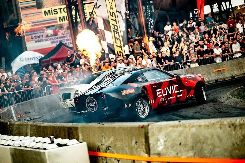 Finále Race The Streets, mezinárodního šampionátu v driftech v Dolní oblasti Vítkovic. 9. srpna 2025 v Ostravě.