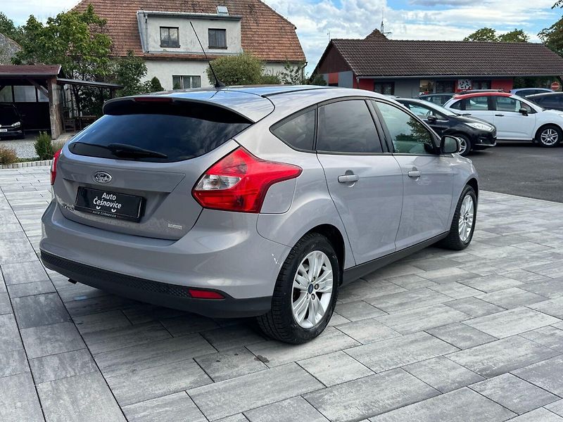 Ford Focus (2011) Trend 1.6 Ti-VCT - fotka 5 z 30