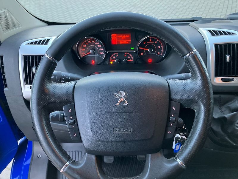 Peugeot Boxer (2022) VALNÍK DVOUKABINA 2.2BHDI L3 - fotka 21 z 26