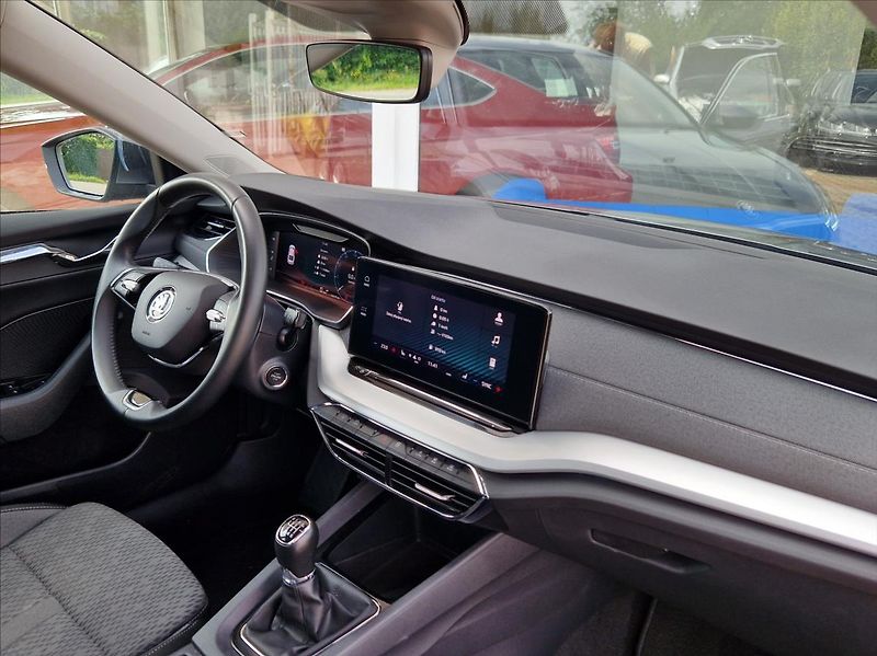 Škoda Octavia 2,0 TDI DSG TOPSTAV +ZIMNÍPNEU - fotka 18 z 46
