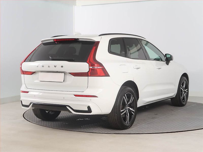 Volvo XC60 (2021) B4 AWD - fotka 5 z 19