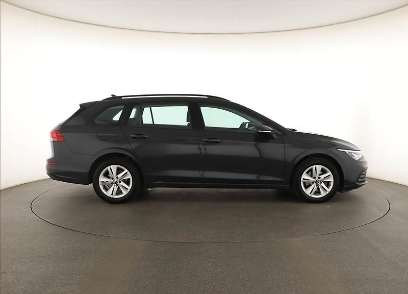 Volkswagen Golf (2021) 1.0 TSI, Tempomat - fotka 6 z 14