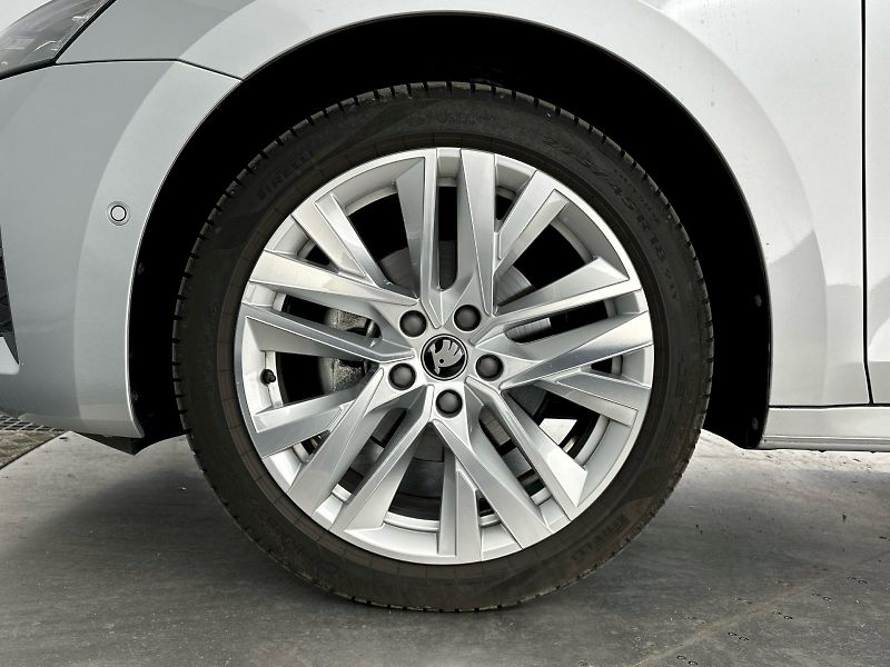 Škoda Octavia (2025) 1.5TSI 110kW Exclusive Selecti - fotka 33 z 33