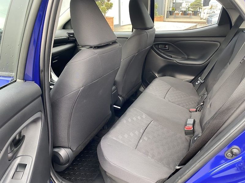 Toyota Yaris 1.5HEV, ČR-1m, Comfort, DPH - fotka 11 z 29