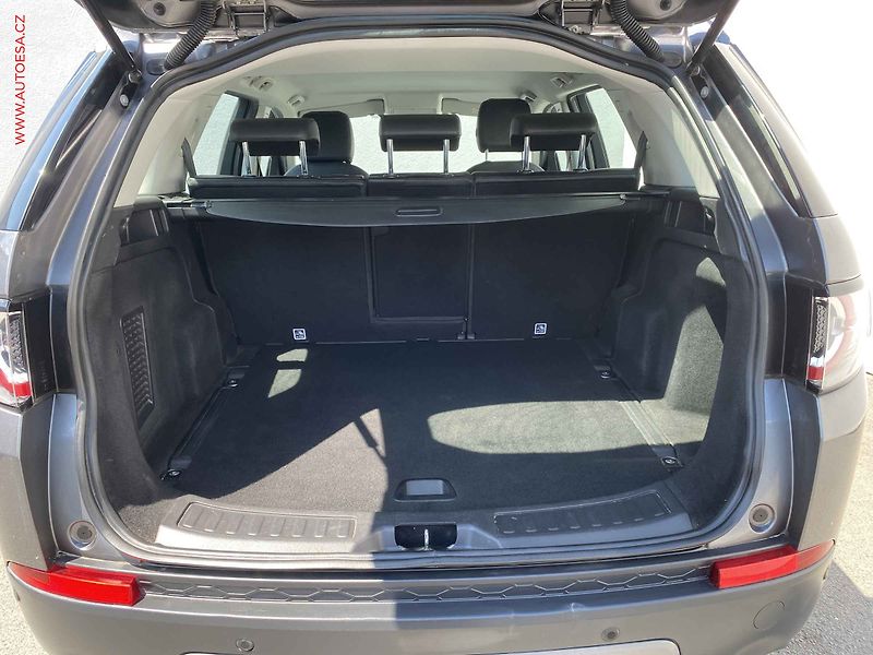 Land Rover Discovery Sport (2017) 2.0 TD4 4x4, AT, bixen, navi - fotka 7 z 18