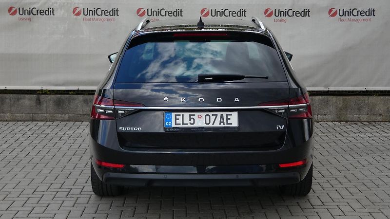 Škoda Superb 1.4 TSI iV Style DSG - fotka 4 z 27