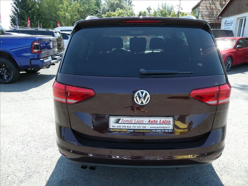 Volkswagen Touran 1,4 TSi 110kW DSG, navi, závěs - fotka 8 z 43