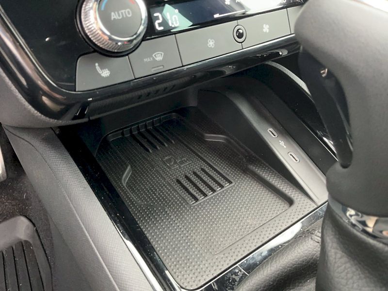 Škoda Scala (2024) 1.0 TSI DSG Drive - fotka 26 z 28