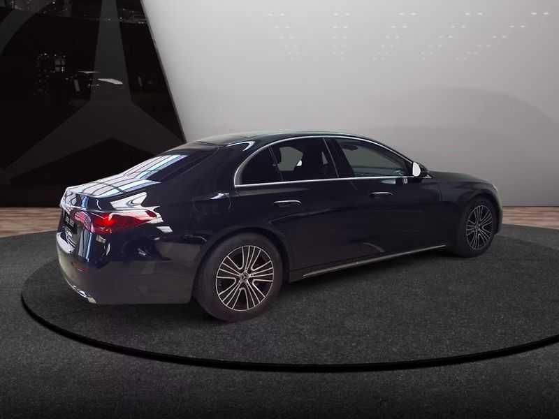 Mercedes-Benz Třídy E 220d 4M Excl. Premium HuD Vent - fotka 4 z 12