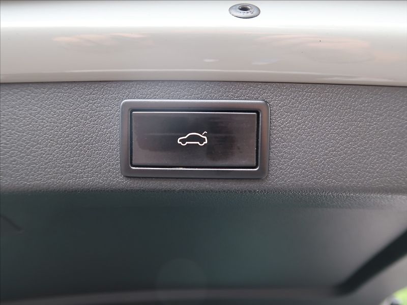 Škoda Octavia 2,0 TSi,180kW,RS,NovéČR,DPH - fotka 26 z 31