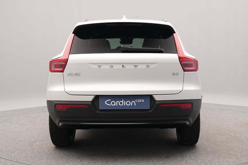 Volvo XC40 (2026) B3 AUT DARK PLUS - fotka 11 z 22