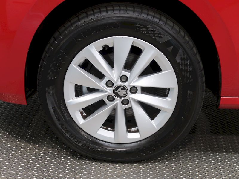 Škoda Kamiq (2026) SELECTION 1.0TSI 85KW - fotka 12 z 40