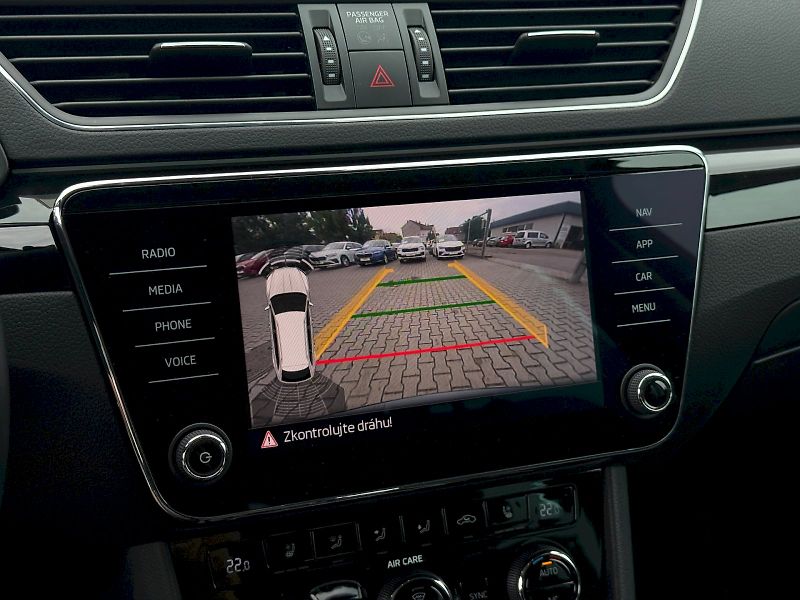 Škoda Superb (2017) Combi 2.0 TSI 206 kW 4x4 DSG L - fotka 20 z 25