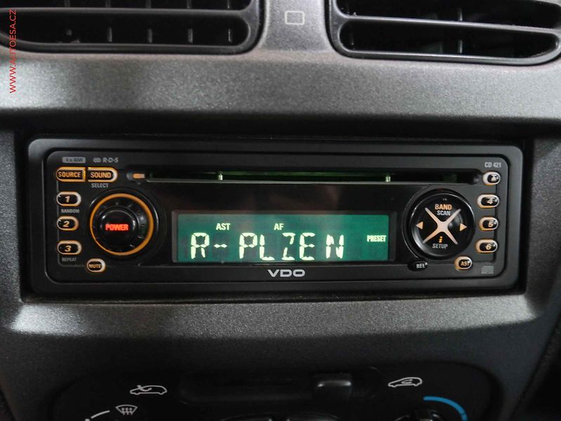 Peugeot 206 (2004) 1.4i, AC, el. výbava - fotka 15 z 17