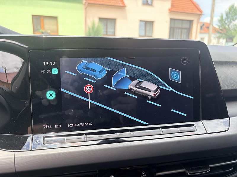 Volkswagen Golf 1.4TSI HYBRID VIRTUAL LED - fotka 36 z 50