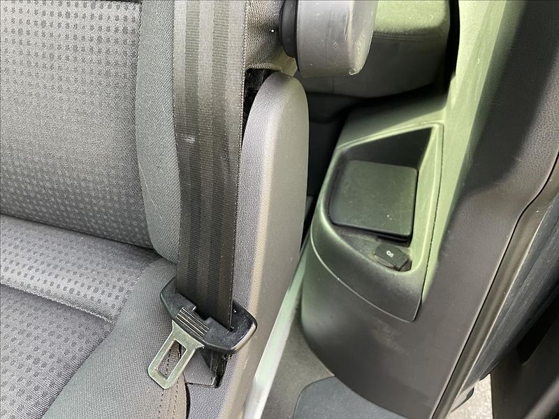 Volkswagen Multivan 2,5 TDI 95kW*tažné*aut. klima* - fotka 25 z 40