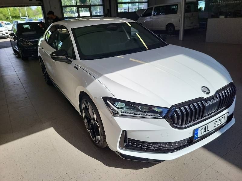 Škoda Superb (2026) 2.0 TDI Sportline - fotka 3 z 12