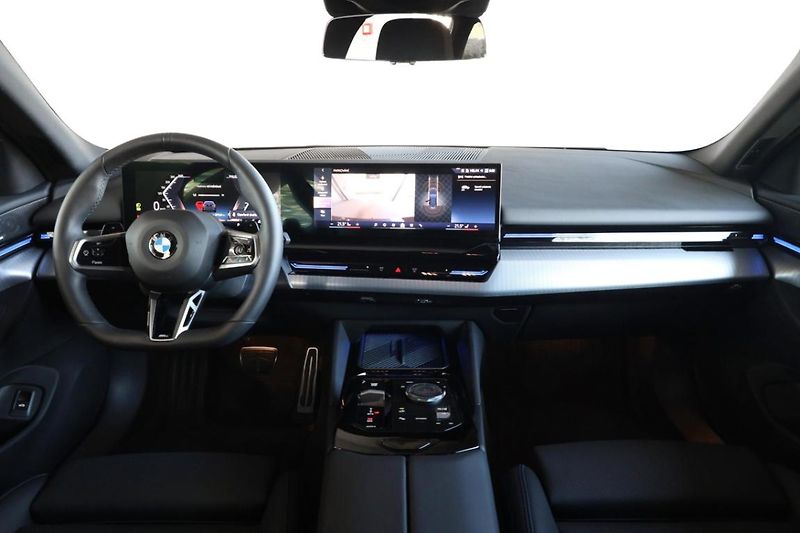 BMW Řada 5 540d xDrive Touring - fotka 8 z 24