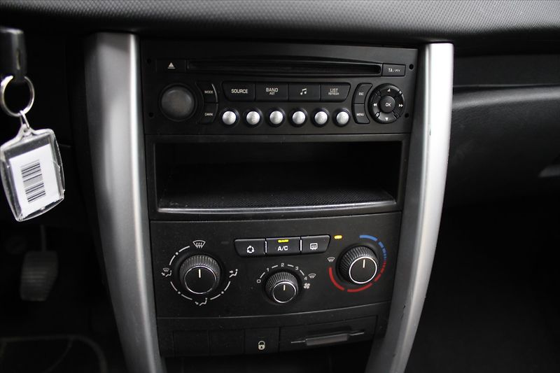 Peugeot 207 SW 1.6 HDI 68kW 1.MAJITEL ČR - fotka 16 z 18