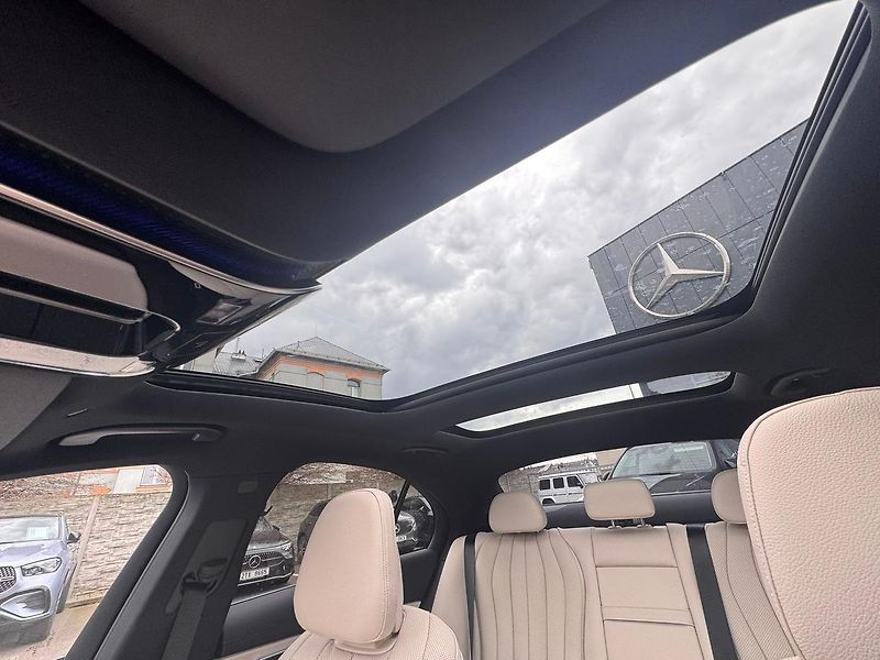 Mercedes-Benz Třídy E (2026) E 300 de 4MATIC - fotka 23 z 26