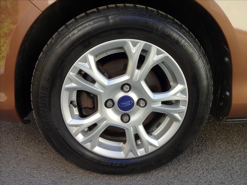 Ford B-MAX 1,0 i 74kW - fotka 40 z 47