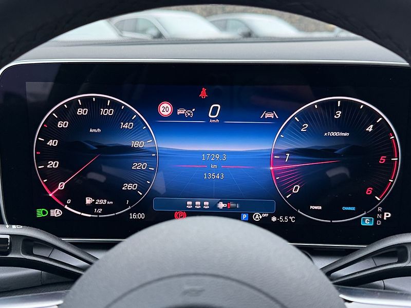 Mercedes-Benz GLC 220 d AMG 4MATIC kupé - fotka 17 z 31