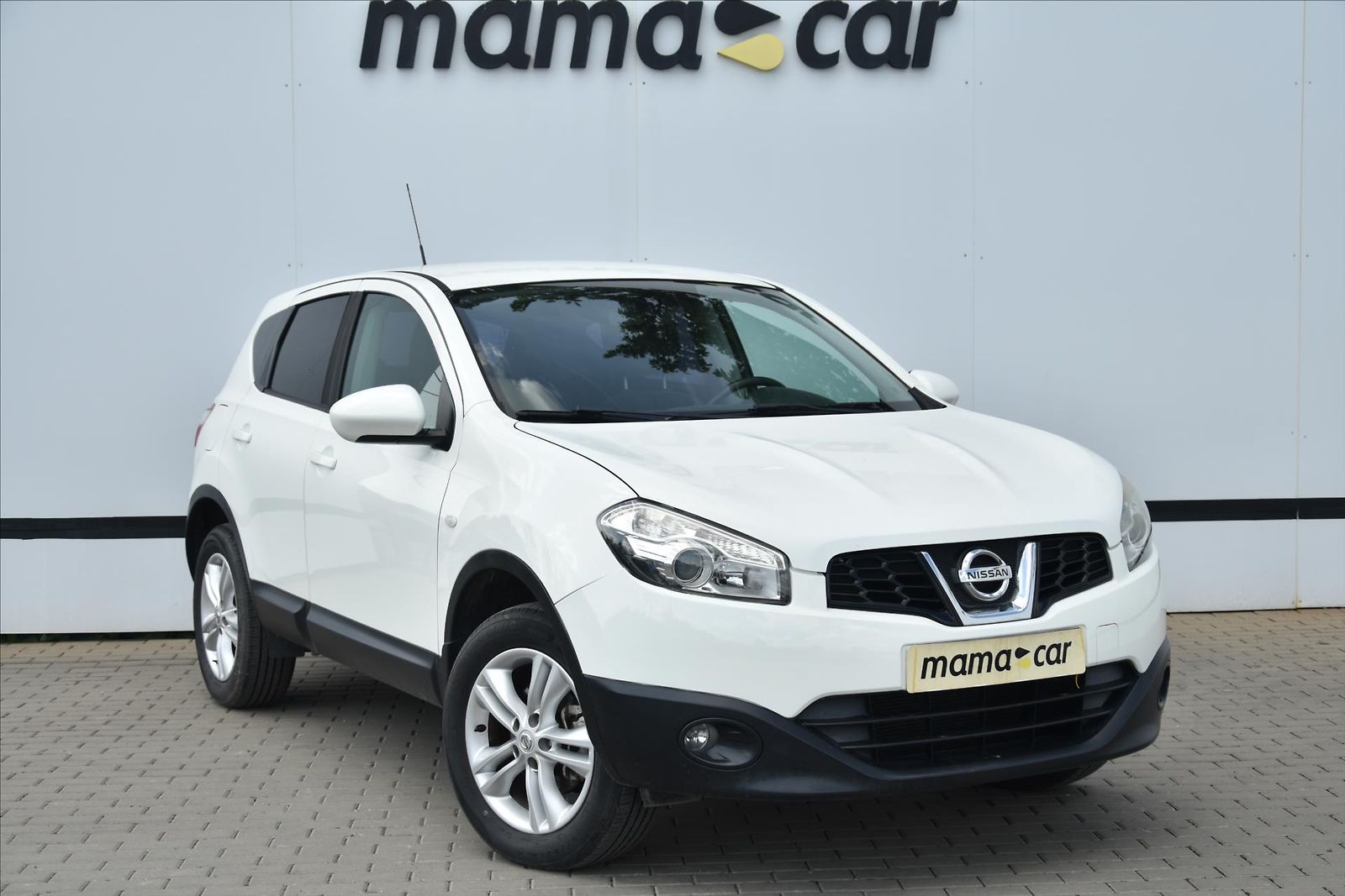 Nissan Qashqai 1.6i 84kW 1.MAJ. SERVIS.KN. ČR