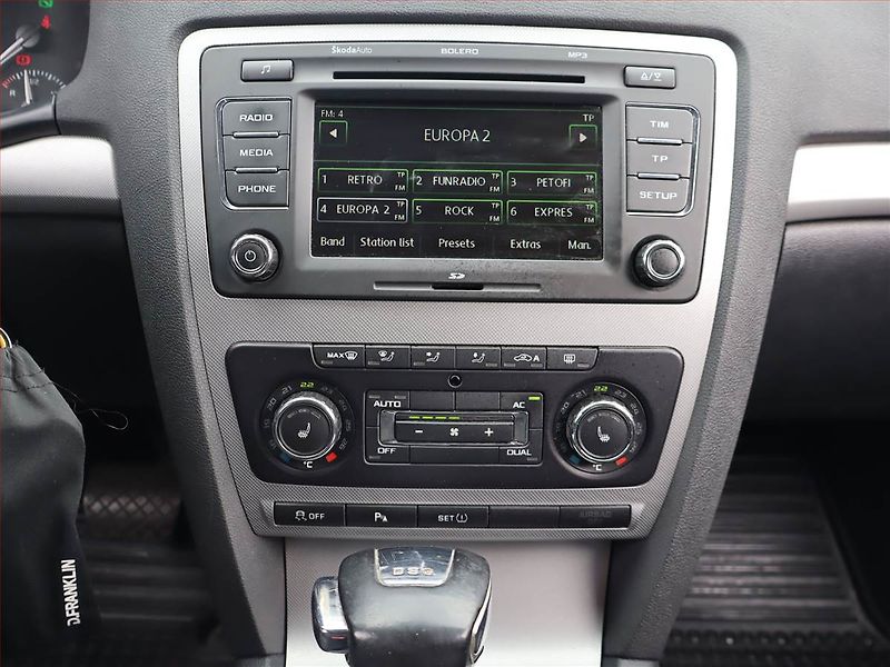 Škoda Octavia (2011) 1.8 TSI, Automat, Serv.kniha - fotka 12 z 20