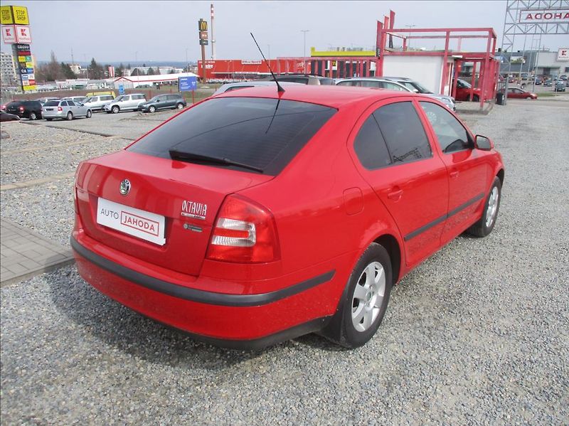 Škoda Octavia 1,6 i, Eleg,aut.klima,s.kn.,CZ - fotka 8 z 39