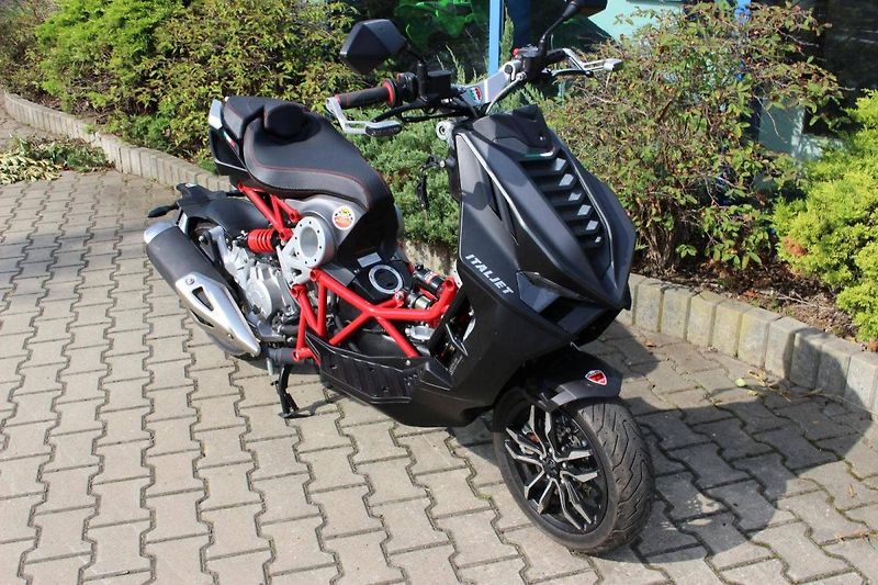 Italjet Dragster 125 (2025) DEMO 2025 - fotka 1 z 8