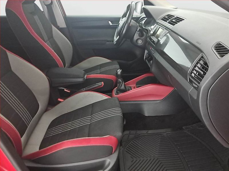 Škoda Fabia (2016) Monte Carlo 1.2 TSI, Tempomat - fotka 9 z 17