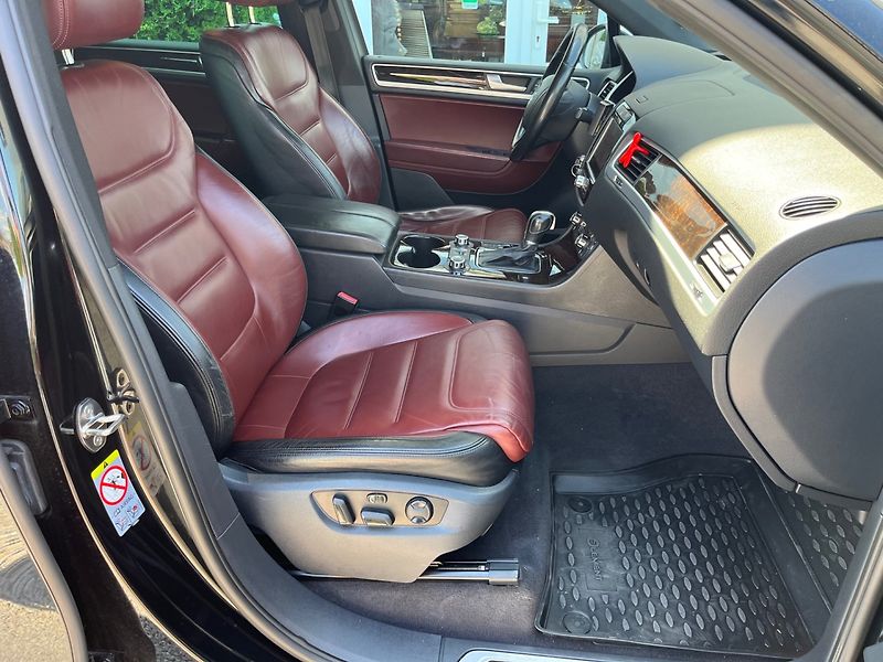 Volkswagen Touareg (2011) 3.0 TDi Bi-Xenon,NAVI, DPH - fotka 19 z 30