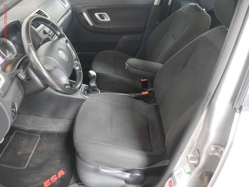 Škoda Fabia (2009) 1.4 TDi, Ambition, TZ - fotka 9 z 17