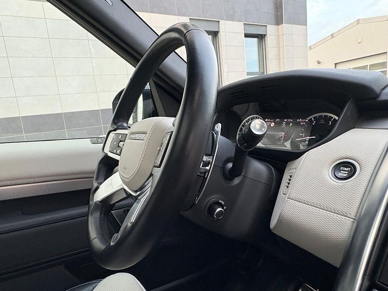 Land Rover Discovery D300, R-Dynamic HSE, ČR, DPH - fotka 47 z 61