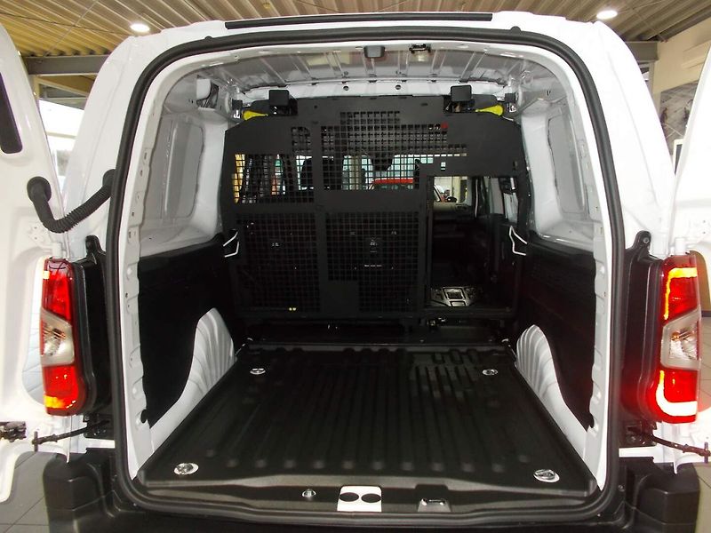 Opel Combo (2026) CrewVan L2 (XL) 1.5 CDTI (96kW - fotka 14 z 31