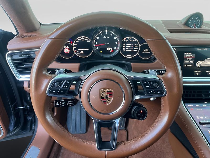 Porsche Panamera Turbo - fotka 17 z 30