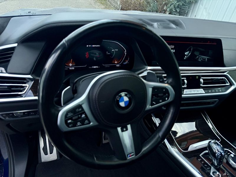 BMW X7 (2020) M50i PANO B&W TV NIGHTvis - fotka 7 z 12