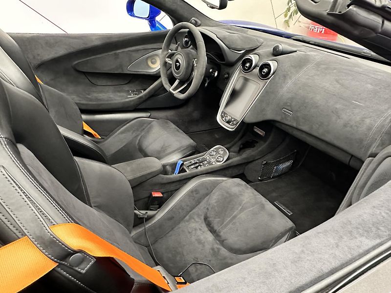 McLaren 600LT (2020) Spider B&W*CARBON*SERVIS*TOP - fotka 12 z 14