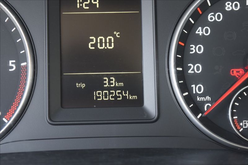 Volkswagen Caddy 1,6 TDI 77KW BEZ KOROZE - fotka 38 z 48