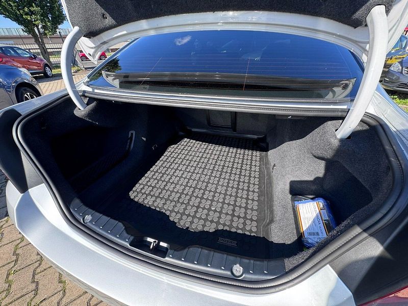 BMW Řada 5 (2014) XDRIVE 520D 2,0 140 KW 2. MAJ - fotka 43 z 47
