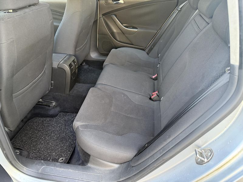 Volkswagen Passat 1,9 TDI 77kW - fotka 14 z 17