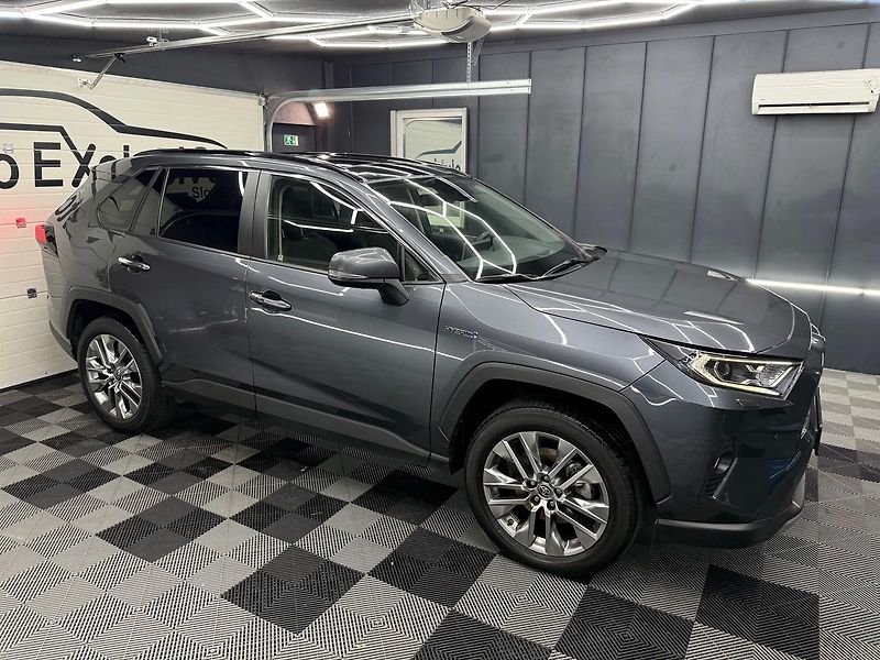 Toyota RAV4 (2021) 2.5 Hybrid e-CVT Executive FW - fotka 4 z 26