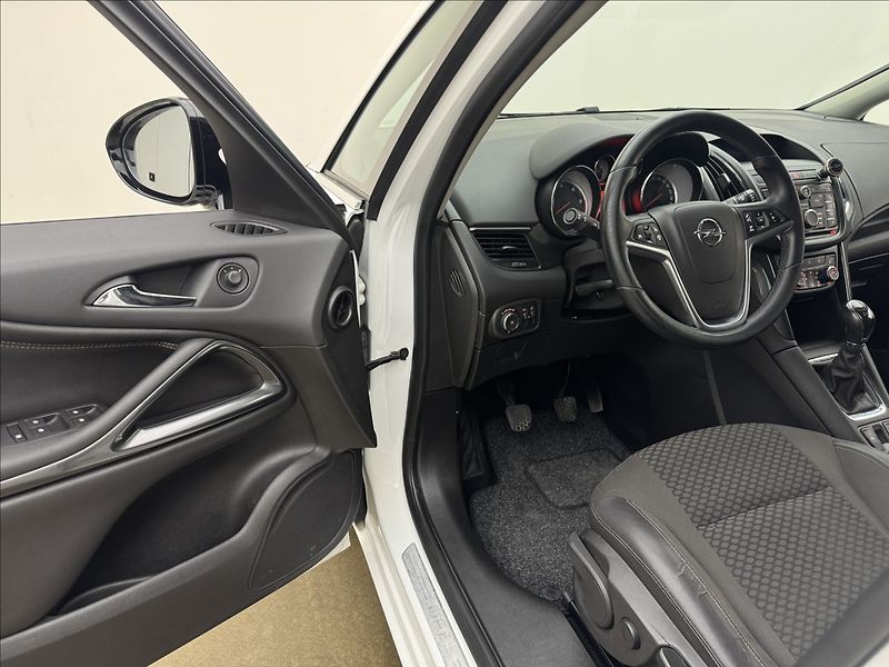 Opel Zafira 2,0 96kW VÝHŘEV SENZORY DPH ČR - fotka 25 z 35