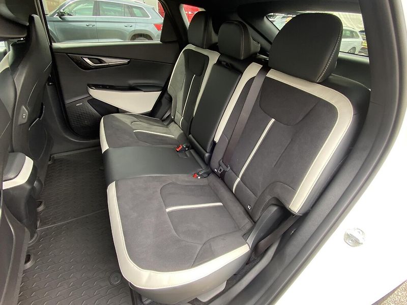 Kia EV6 239 kW / 84 kWh 4x4 GT-Line - fotka 25 z 30