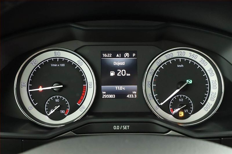 Škoda Superb (2019) 2.0 TDI, Automat, Navi - fotka 8 z 17