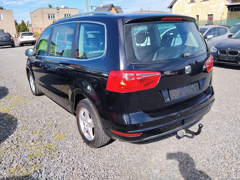 Seat Alhambra (2011) - fotka 11 z 28