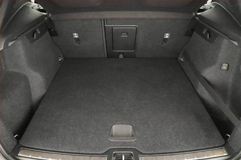 Volvo XC40 (2020) T5 Recharge - fotka 11 z 19