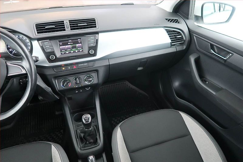 Škoda Fabia (2018) 1.4 TDI, Park. senzory - fotka 8 z 18