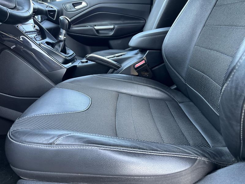 Ford Kuga 2.0TDCi 4x4 TAŽNÉ TEMPOMAT  - fotka 11 z 31